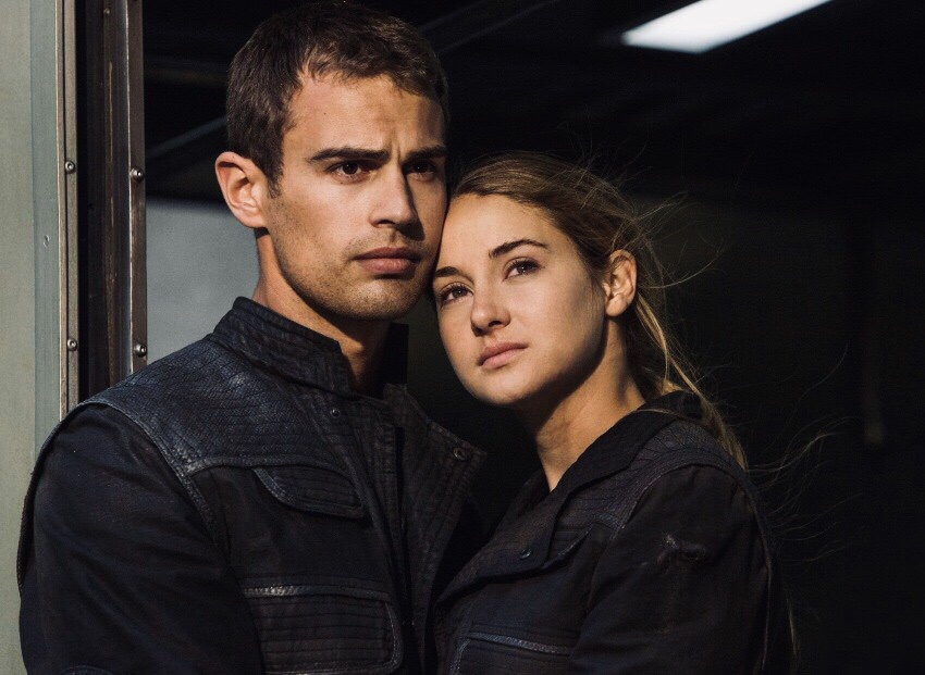 Divergent%3A+A+Dark+Vision+of+the+Future