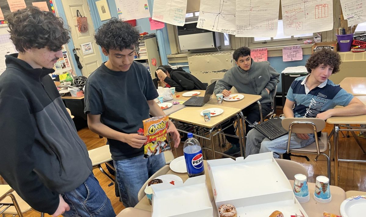 Students in Ms. Preissel’s advisory bond amid the phone ban.